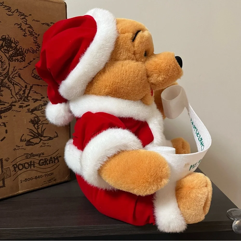 Walt Disney Pooh Bear We wish you a Merry Christmas Wind up Plush with Box